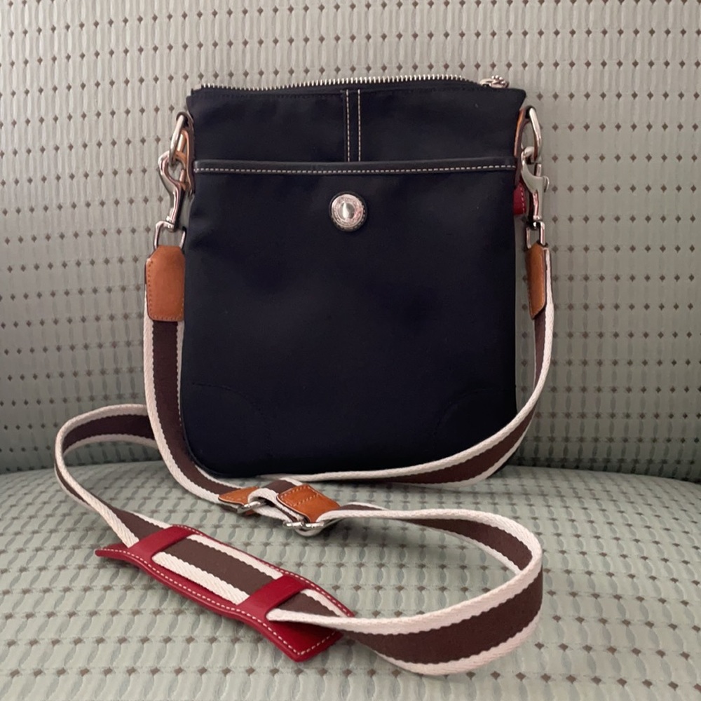 Vintage Coach crossbody bag. EUC!